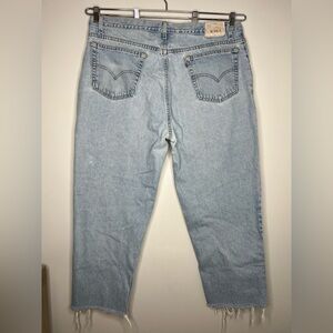 Vintage Made in USA Levi’s 550 Jeans Relaxed Fit Distressed Light Wash 40x28